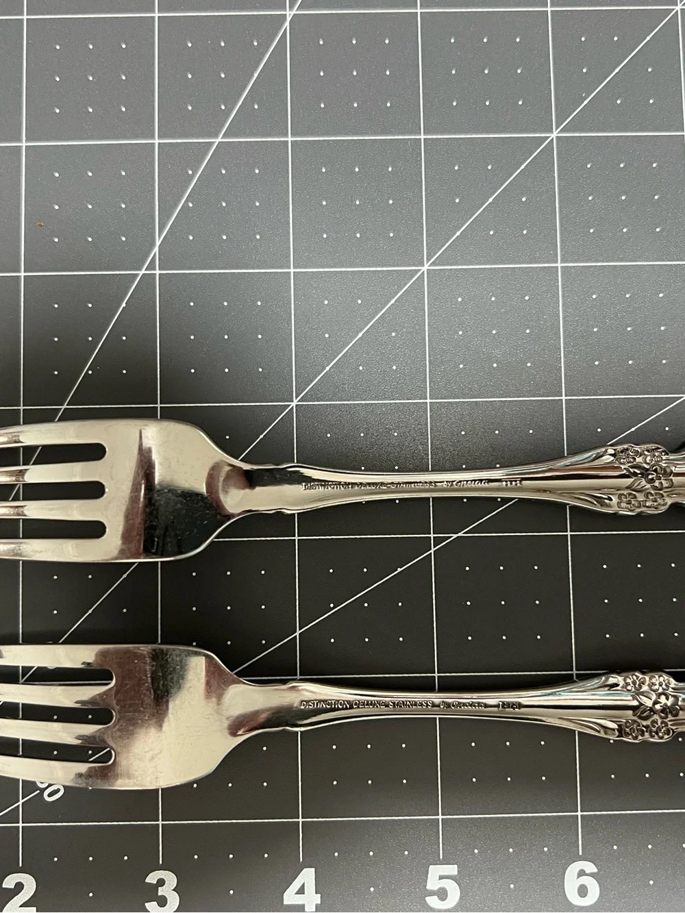 Vintage Oneida Brahms Deluxe Stainless Flatware Set  - 126 pieces plus Box